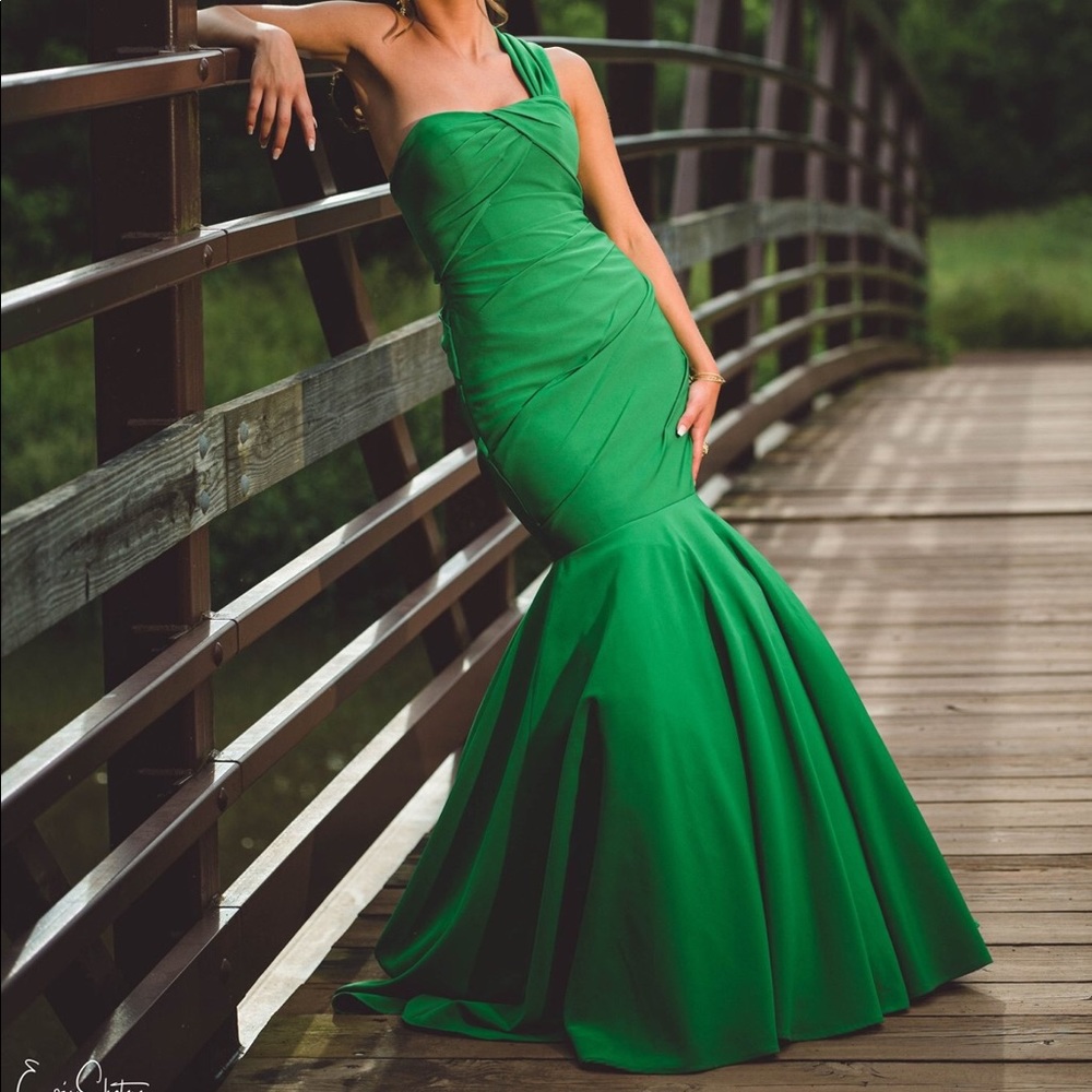 Green one shoulder mermaid gown